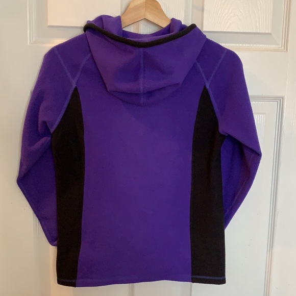 The North face sweater. - Picture 4 of 6